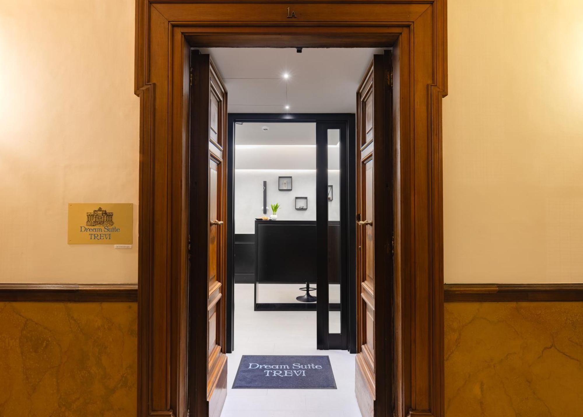 Dream Suite Trevi โรม ภายนอก รูปภาพ